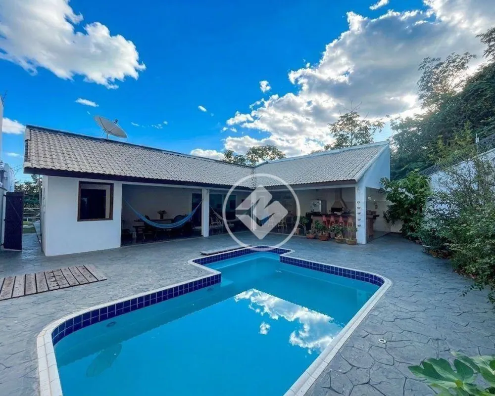 Casa, 3 quartos, 278 m² - Foto 1