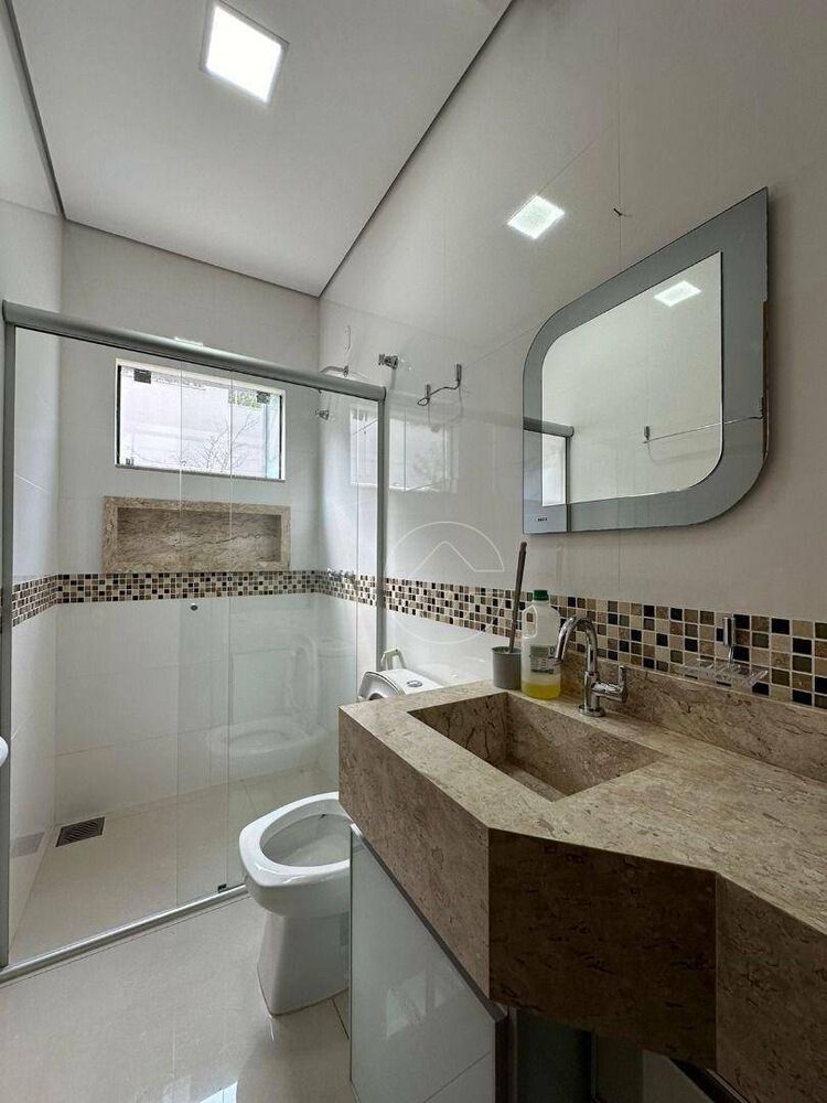 Casa de Condomínio para alugar com 2 quartos, 166m² - Foto 1