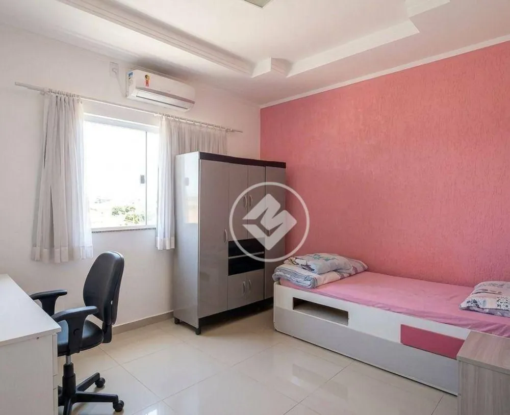 Casa, 3 quartos, 211 m² - Foto 4