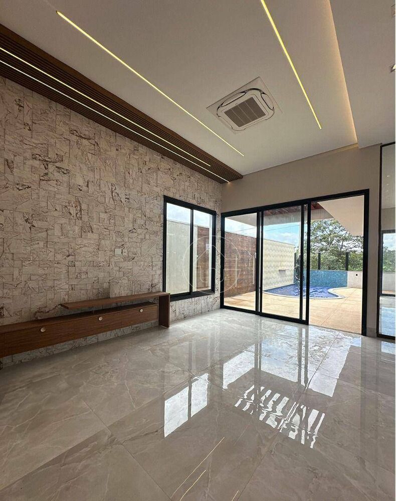 Casa à venda com 3 quartos, 240m² - Foto 4