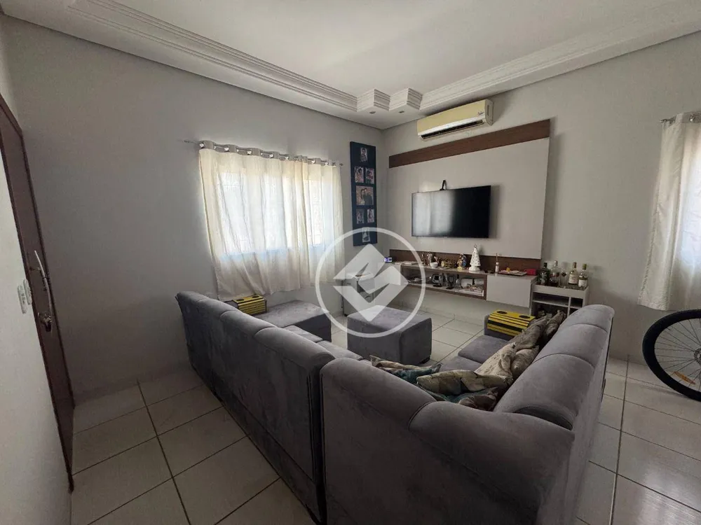 Casa, 3 quartos, 182 m² - Foto 2