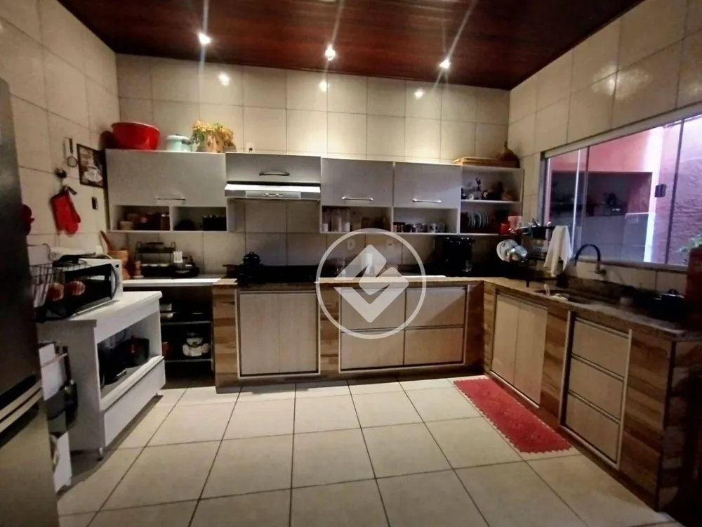 Casa, 4 quartos, 225 m² - Foto 3