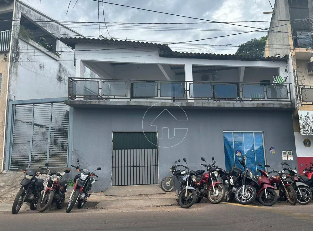 Casa à venda e aluguel com 3 quartos, 300m² - Foto 1