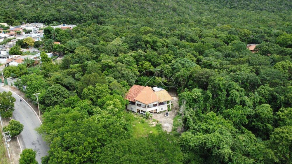 Casa à venda com 8 quartos, 662m² - Foto 1