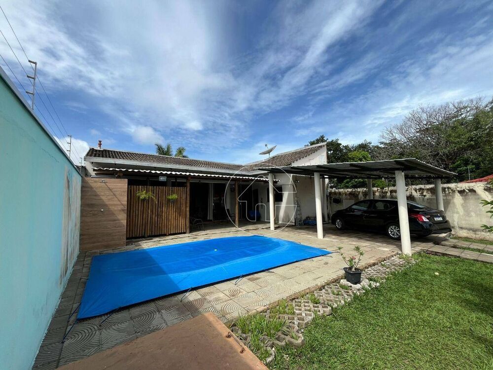 Casa à venda com 2 quartos, 100m² - Foto 1