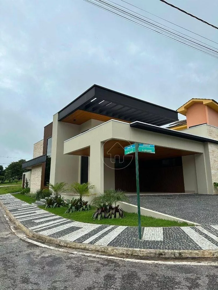 Casa de Condomínio à venda com 3 quartos, 241m² - Foto 1