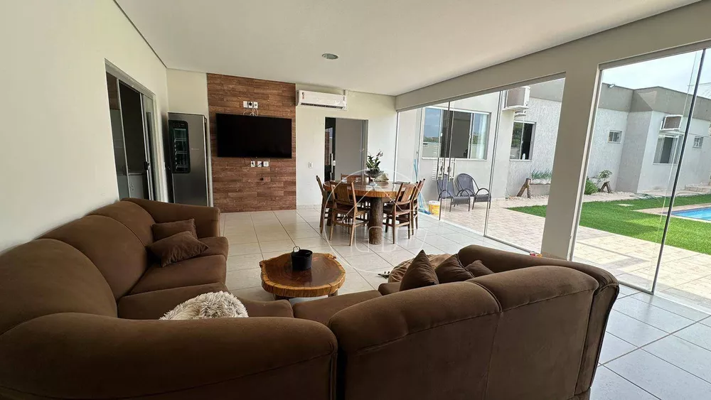 Casa à venda com 3 quartos, 256m² - Foto 3