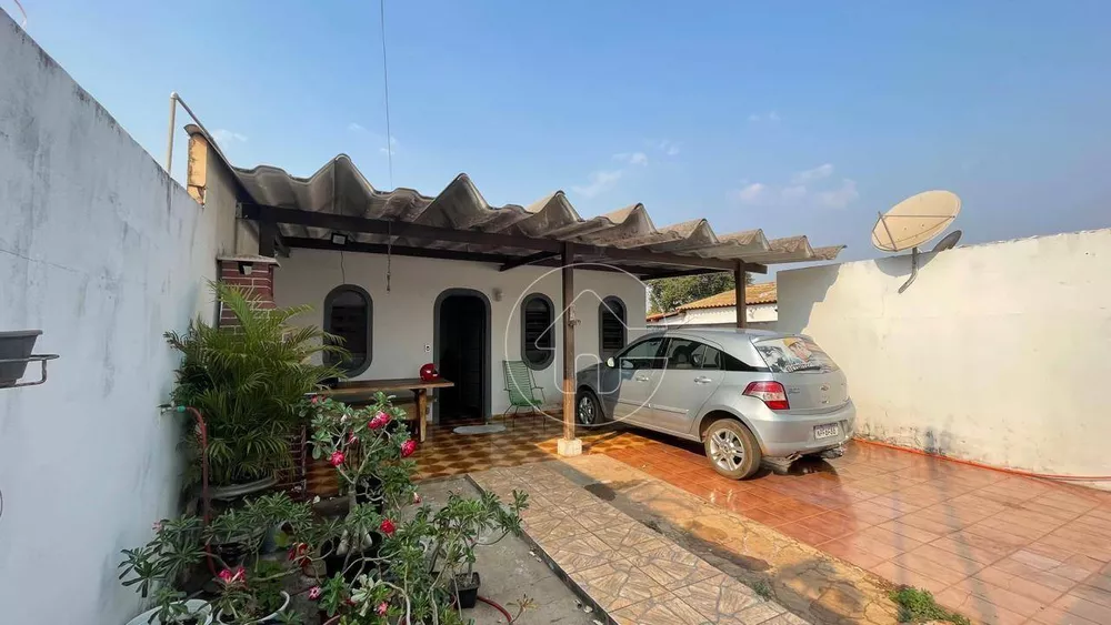 Casa à venda com 3 quartos, 130m² - Foto 2