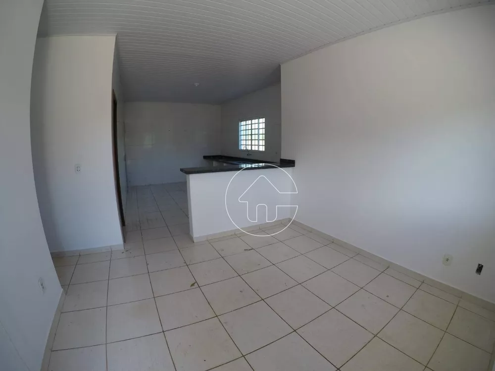 Casa à venda com 2 quartos, 80m² - Foto 1