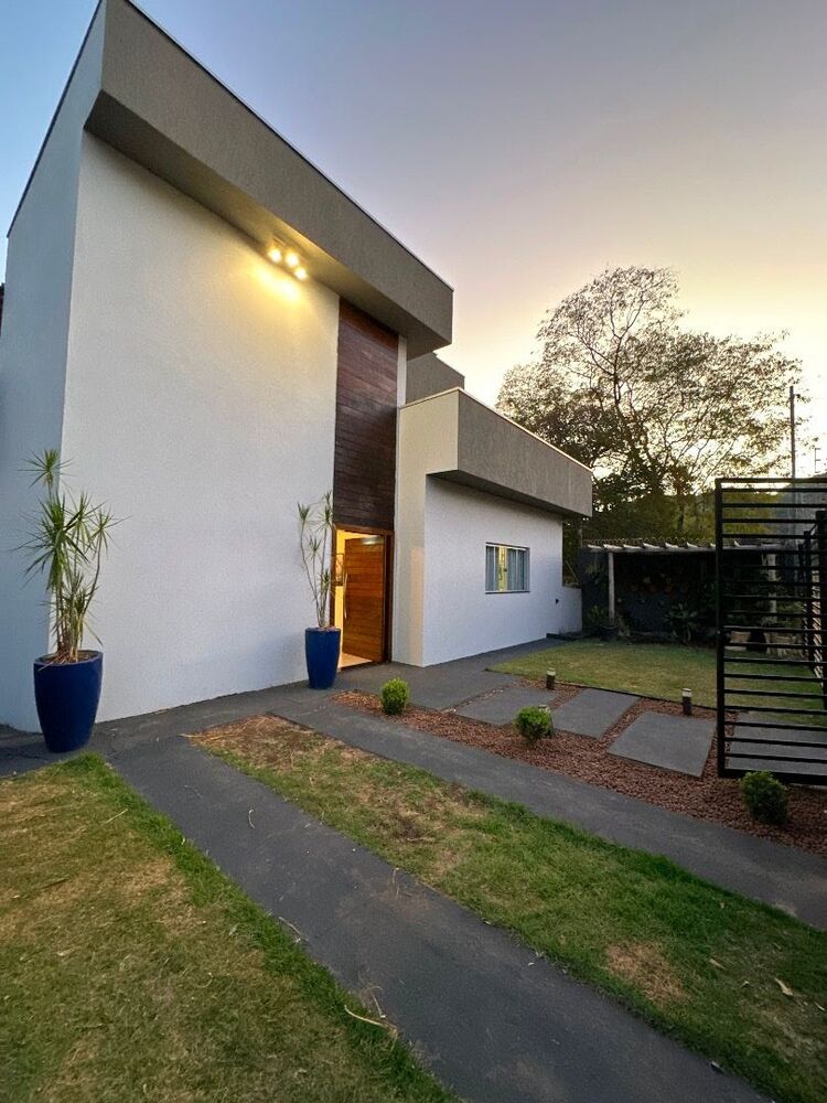 Casa à venda com 3 quartos, 285m² - Foto 2