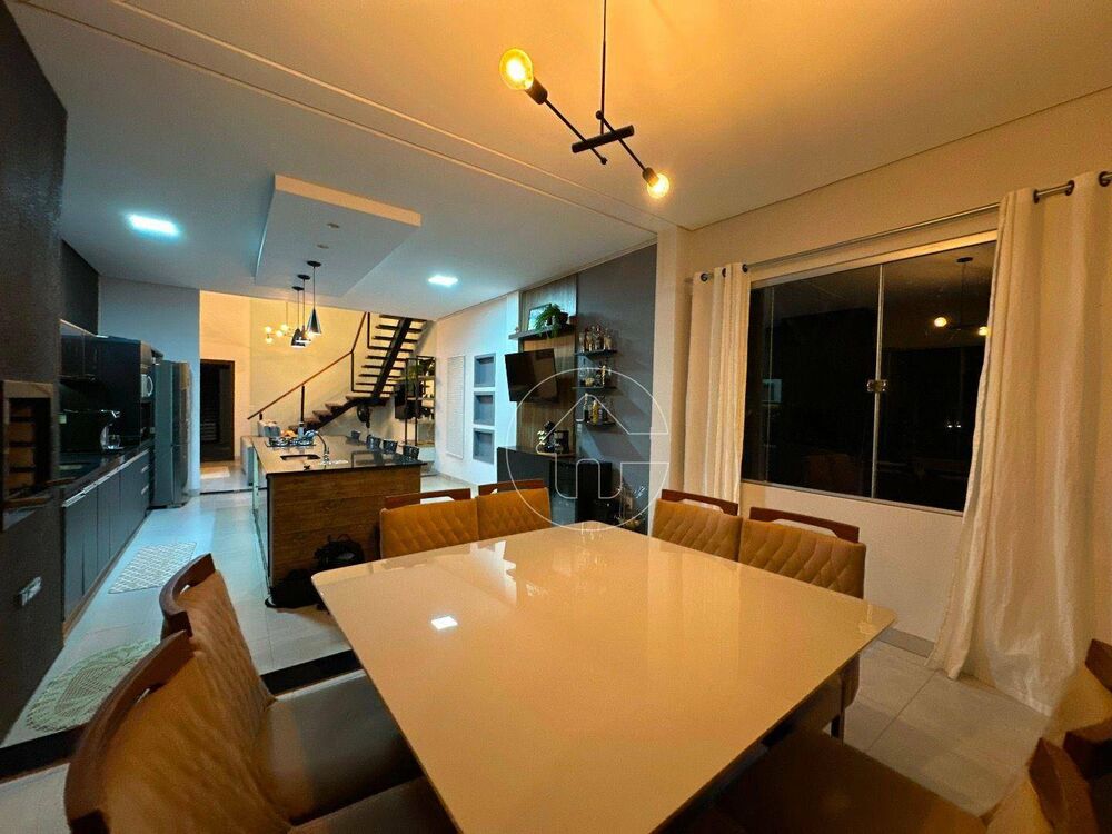 Casa à venda com 3 quartos, 285m² - Foto 4