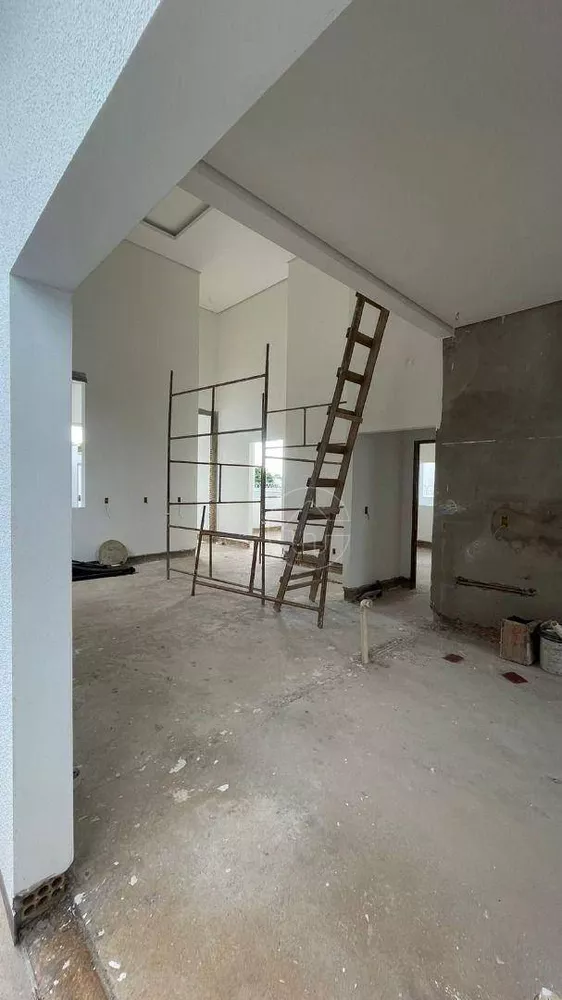 Casa à venda com 3 quartos, 220m² - Foto 3