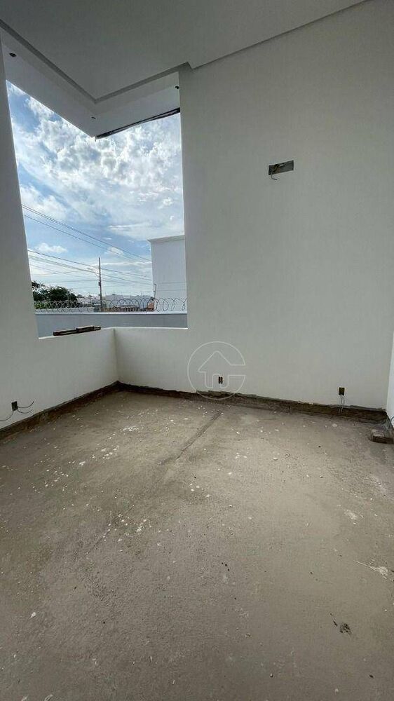 Casa à venda com 3 quartos, 220m² - Foto 5