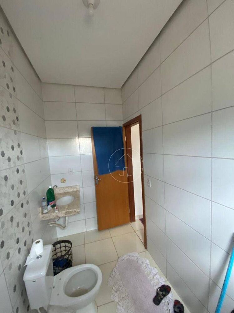 Casa à venda com 2 quartos, 70m² - Foto 2
