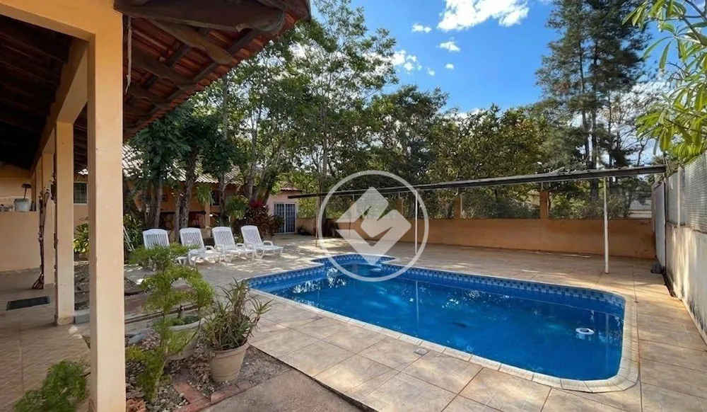 Casa, 4 quartos, 250 m² - Foto 1