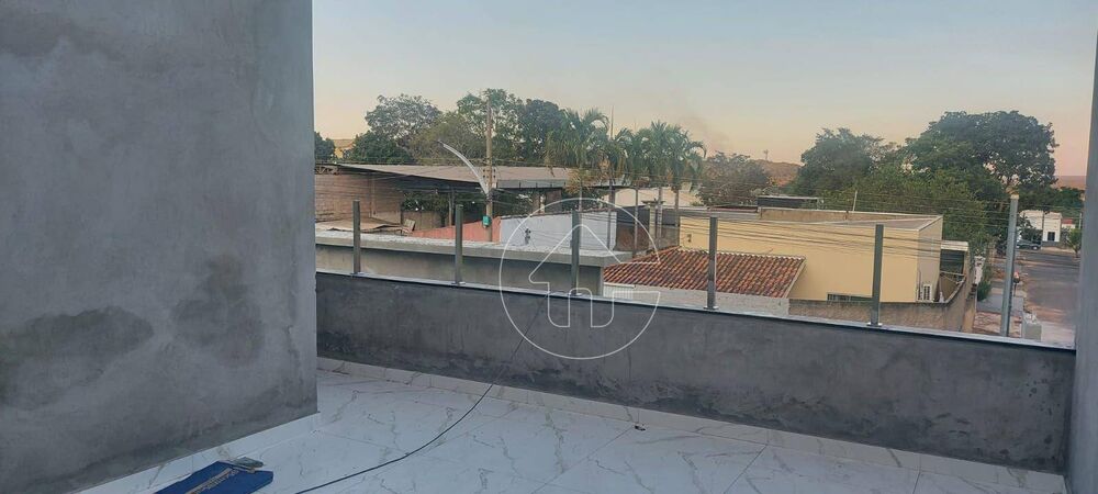 Casa à venda com 4 quartos, 330m² - Foto 4