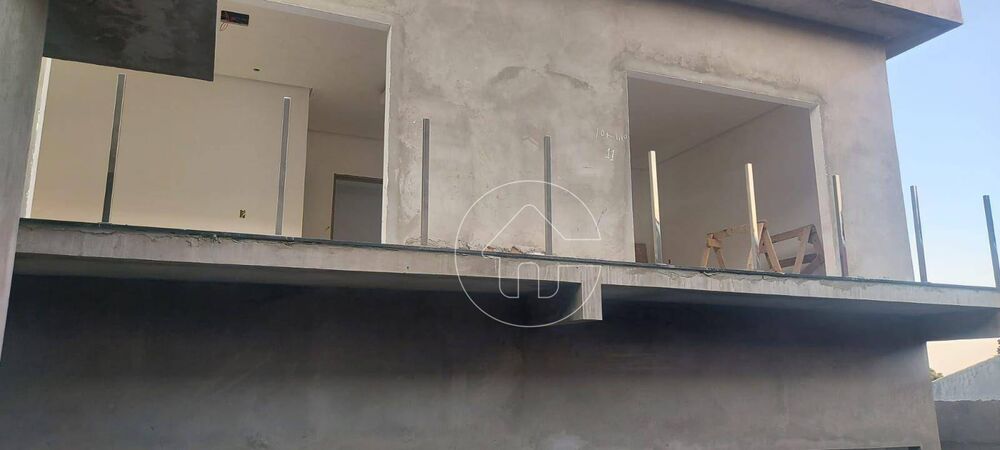 Casa à venda com 4 quartos, 330m² - Foto 2