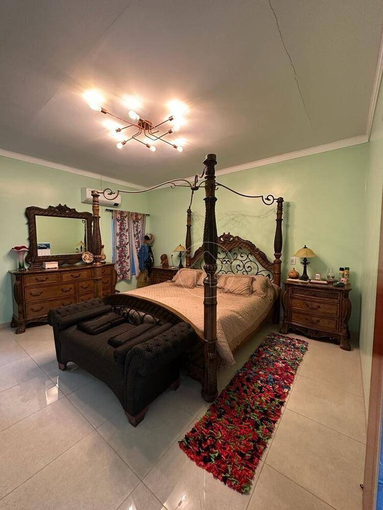 Casa à venda com 3 quartos, 2m² - Foto 2