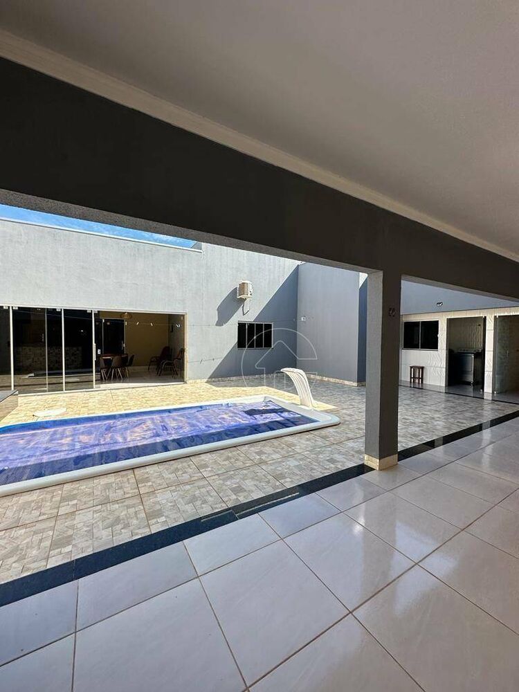 Casa à venda com 3 quartos, 2m² - Foto 1