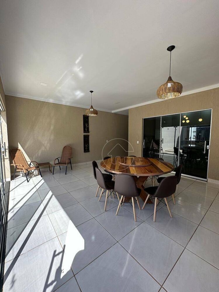 Casa à venda com 3 quartos, 2m² - Foto 3