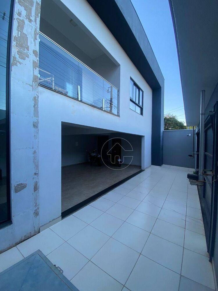 Casa à venda e aluguel com 3 quartos, 204m² - Foto 3