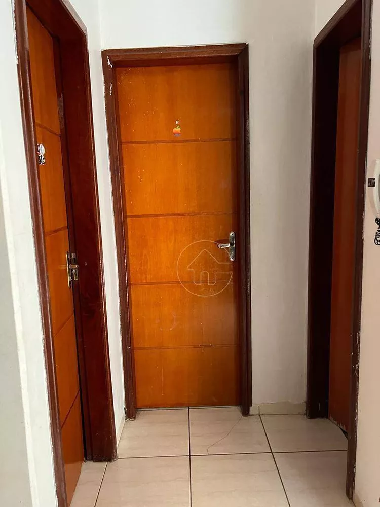 Casa à venda com 3 quartos, 131m² - Foto 2