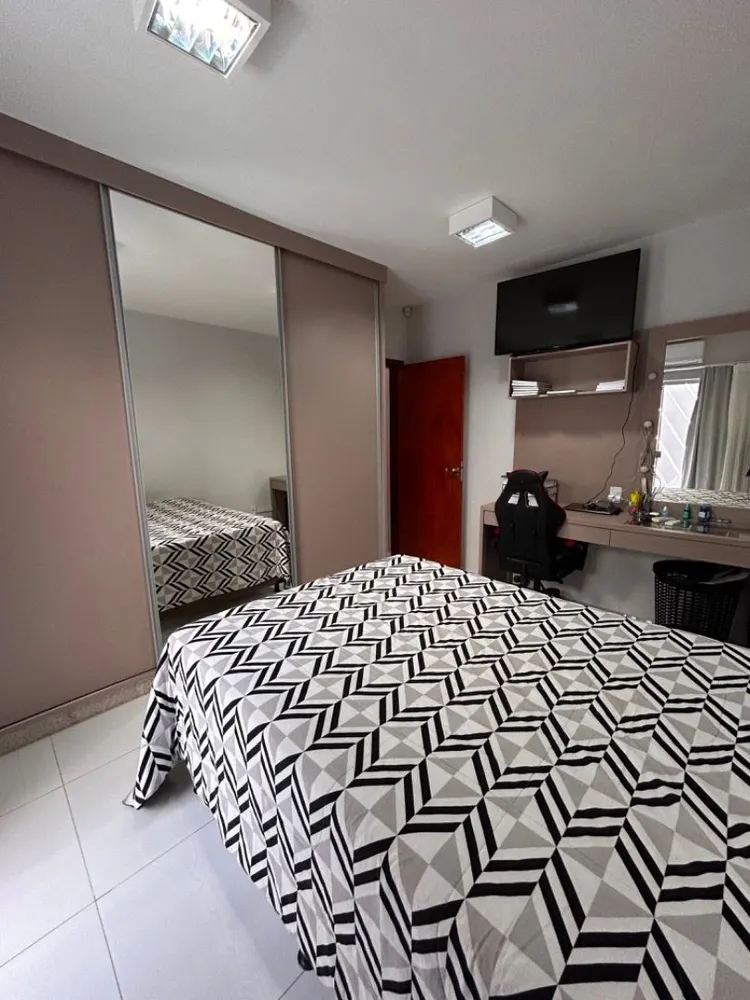 Casa, 4 quartos, 226 m² - Foto 1