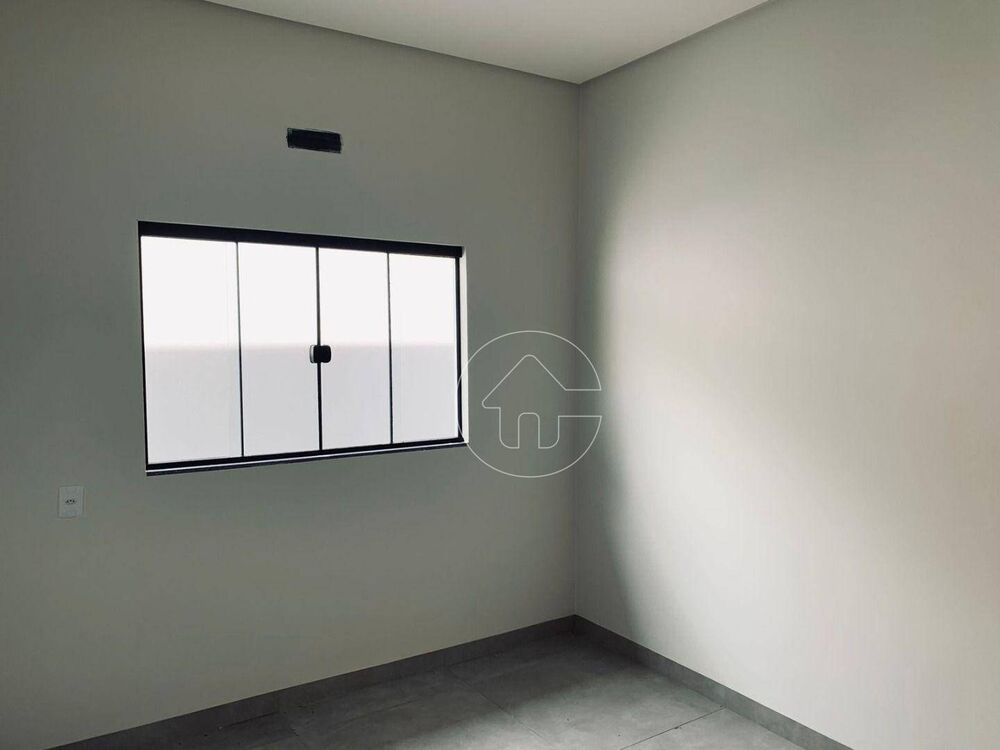 Casa à venda com 3 quartos, 112m² - Foto 1