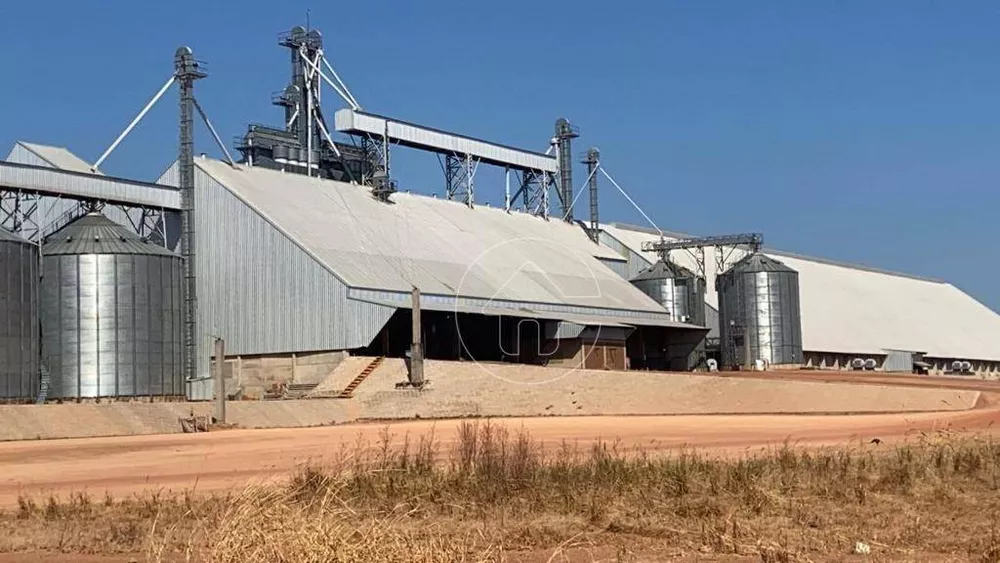 Fazenda à venda, 130000000M2 - Foto 1