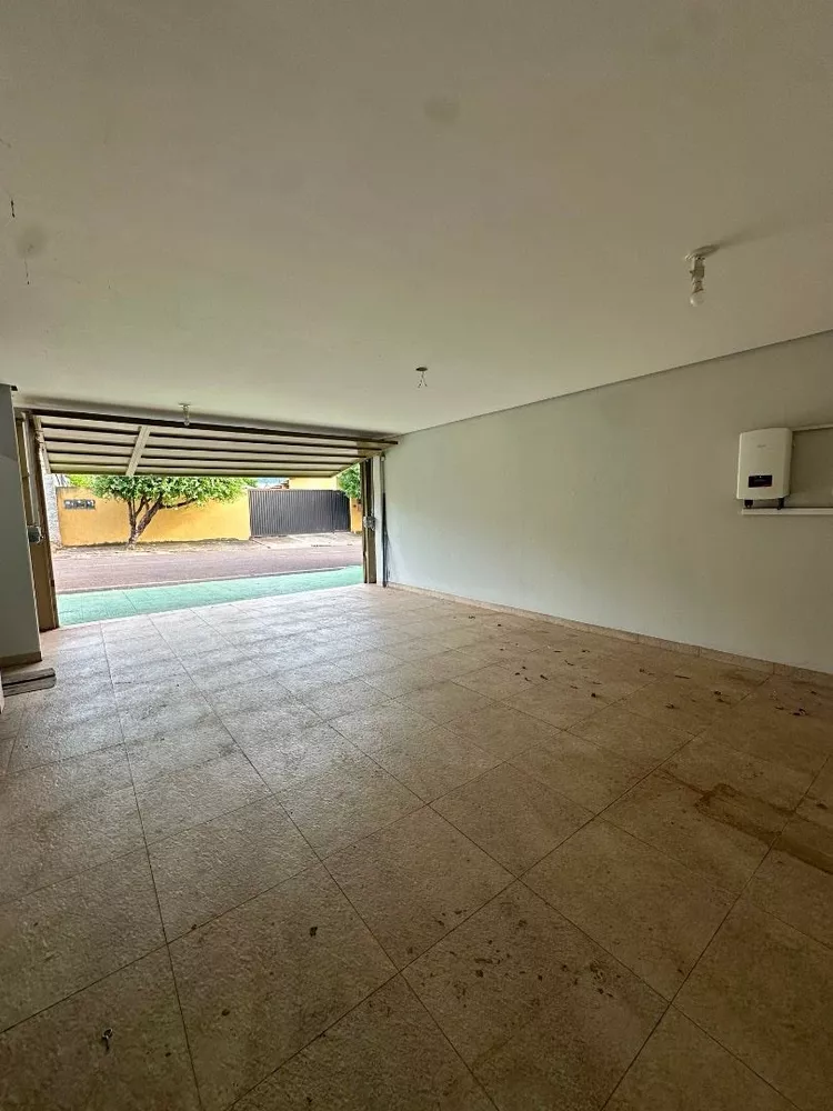 Casa para alugar com 3 quartos, 220m² - Foto 4