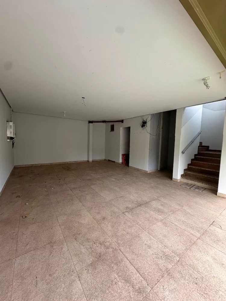 Casa para alugar com 3 quartos, 220m² - Foto 3