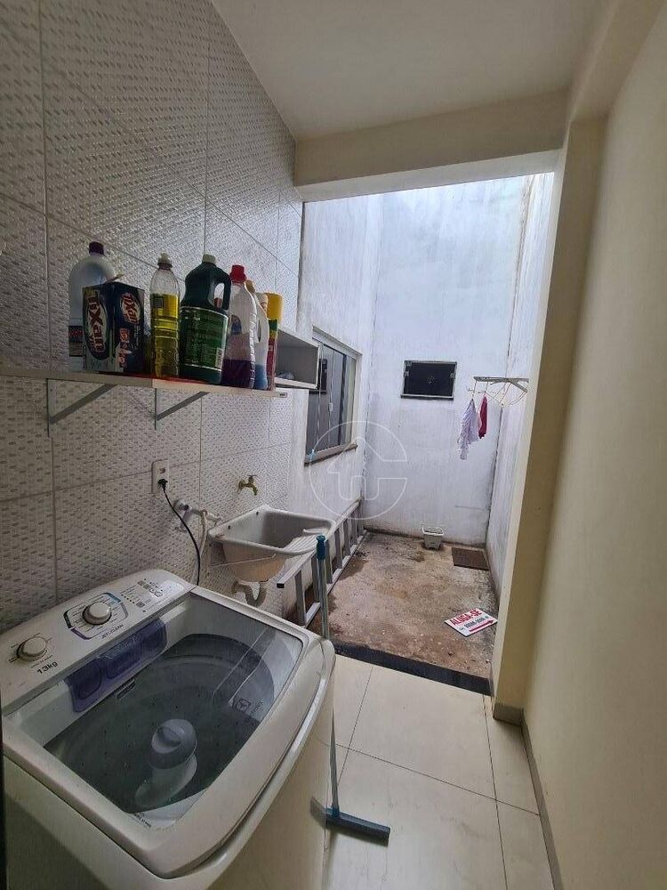 Casa à venda com 2 quartos, 70m² - Foto 4