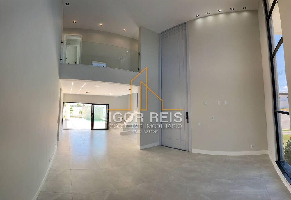 Casa de Condomínio à venda com 4 quartos, 260m² - Foto 1