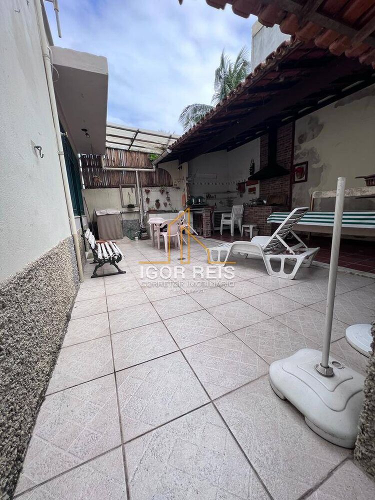 Casa, 4 quartos, 161 m² - Foto 1