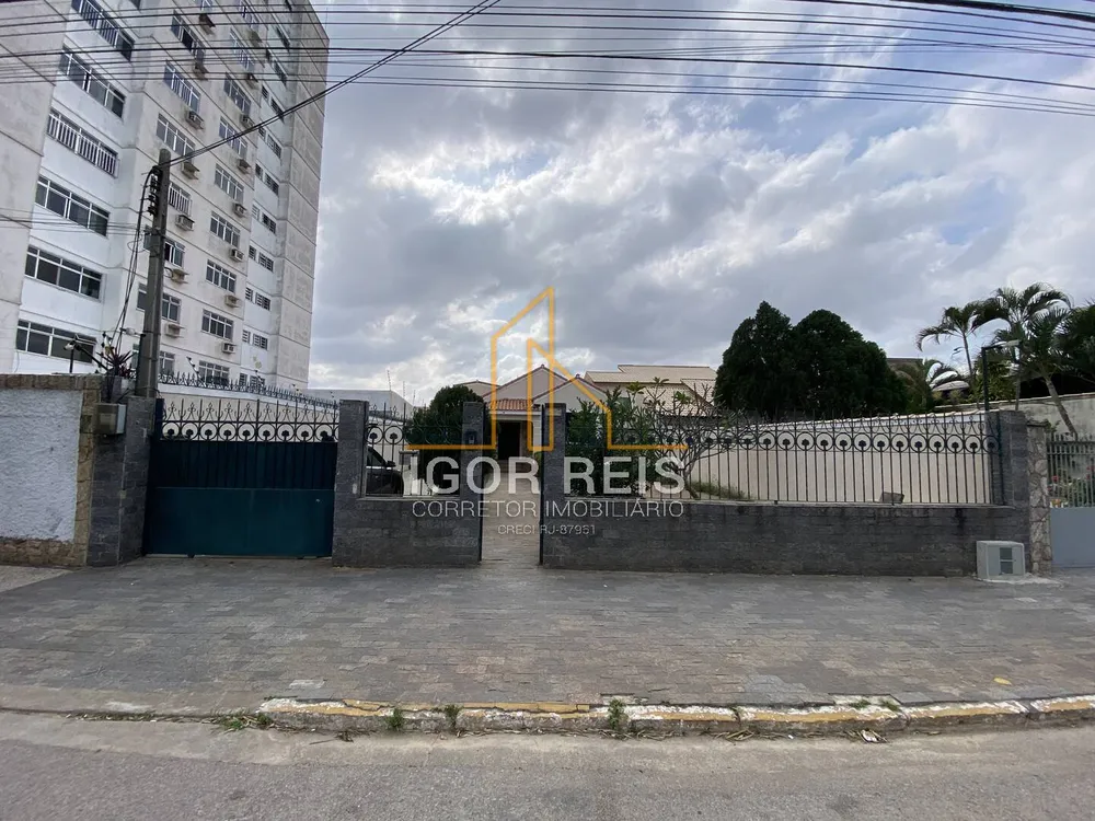 Casa, 5 quartos, 828 m² - Foto 1