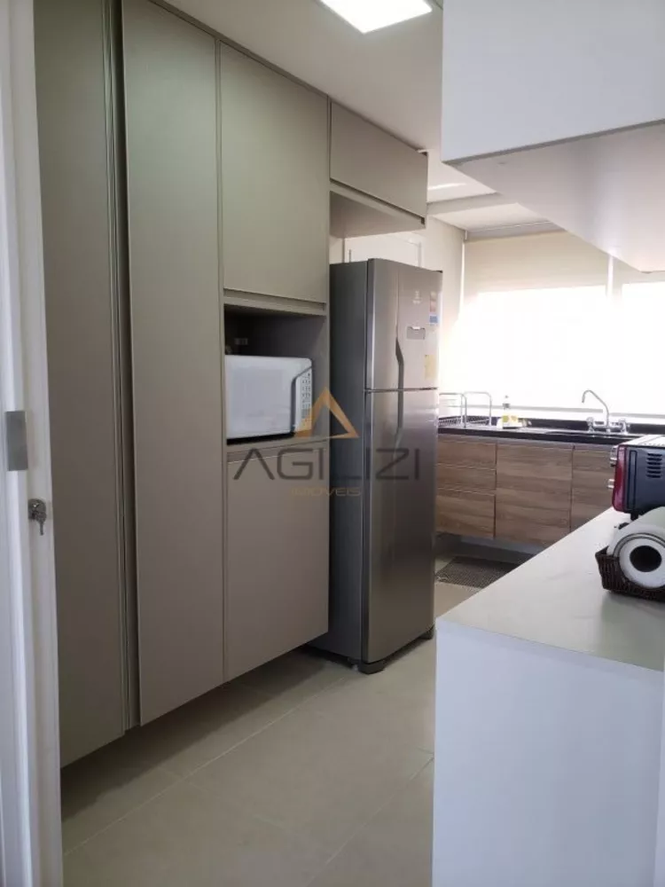 Apartamento à venda com 3 quartos, 143m² - Foto 9