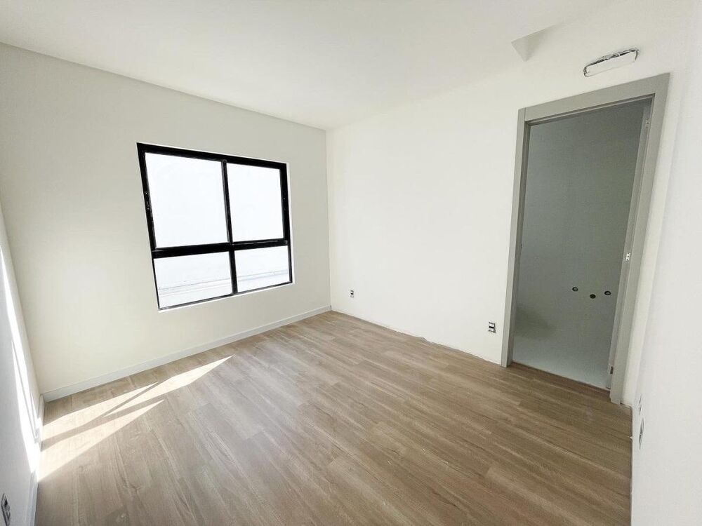 Casa à venda com 3 quartos, 155m² - Foto 2