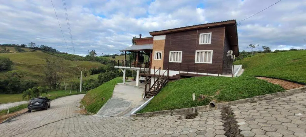 Casa, 3 quartos, 200 m² - Foto 1
