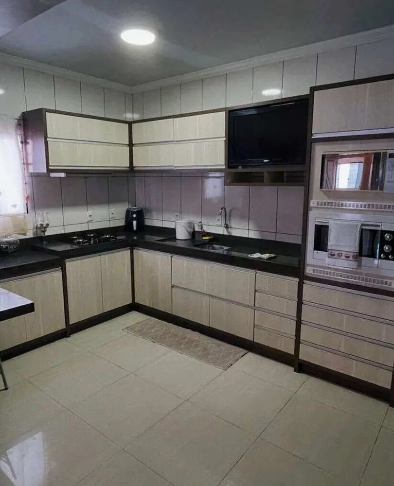 Casa, 3 quartos, 240 m² - Foto 3