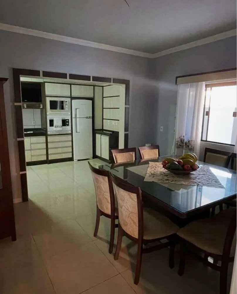Casa, 3 quartos, 240 m² - Foto 2