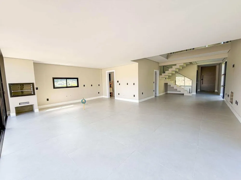 Casa, 4 quartos, 272 m² - Foto 2