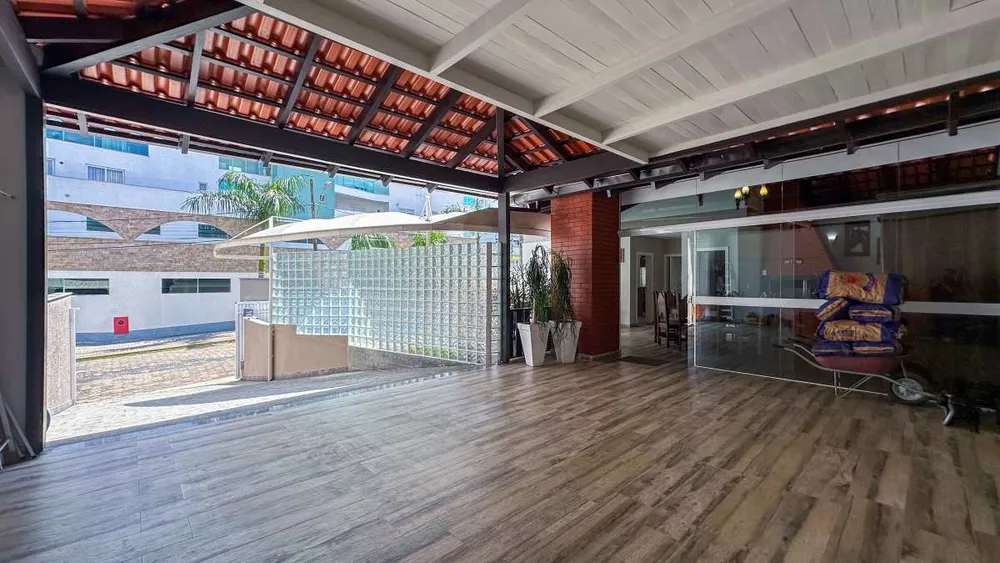 Casa, 3 quartos, 230 m² - Foto 3