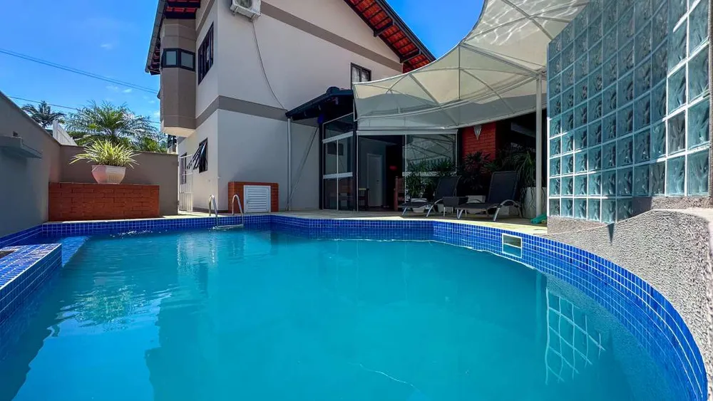 Casa, 3 quartos, 230 m² - Foto 2
