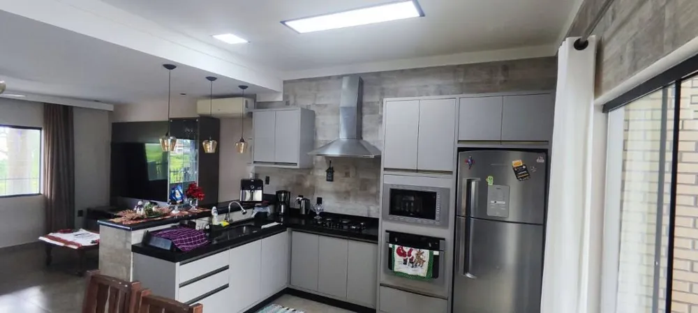 Casa, 3 quartos, 250 m² - Foto 2