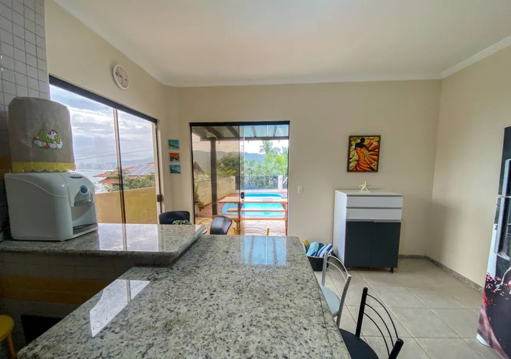 Casa, 4 quartos, 180 m² - Foto 2