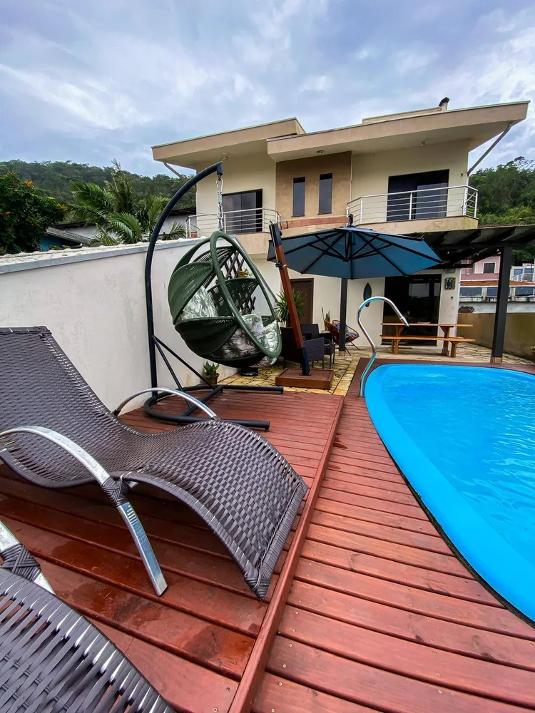 Casa, 4 quartos, 180 m² - Foto 1