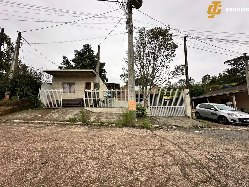 Casa à venda com 3 quartos, 300m² - Foto 1