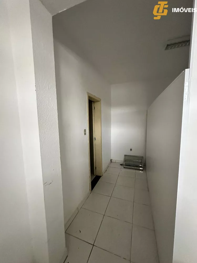 Casa à venda com 2 quartos, 252m² - Foto 2