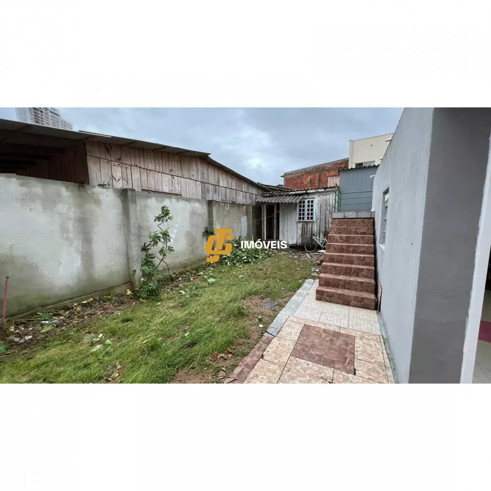 Casa à venda com 2 quartos, 350m² - Foto 4