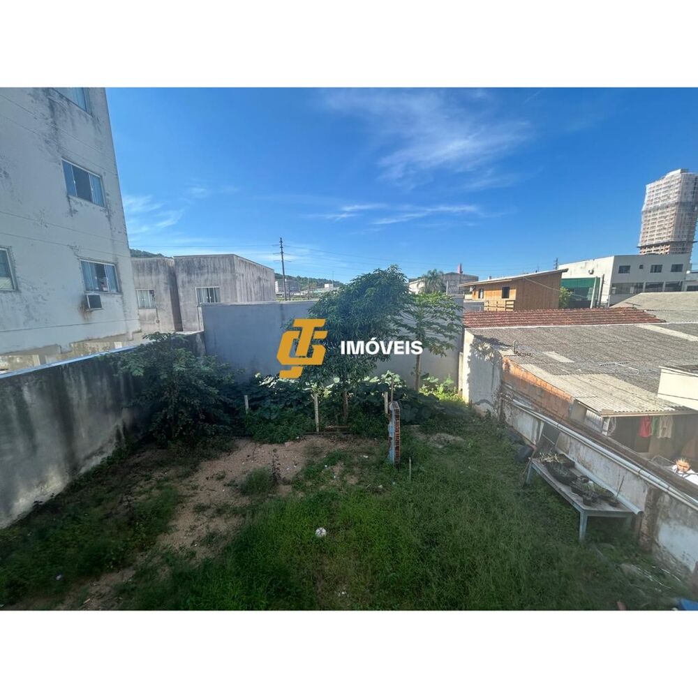 Casa à venda com 3 quartos, 252m² - Foto 7